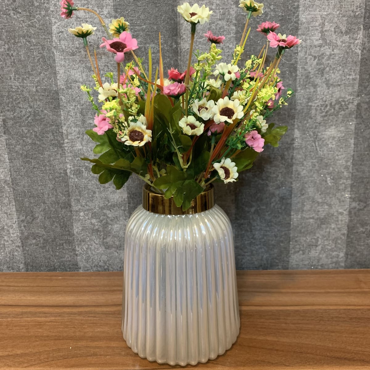 گلدان شیشه ای